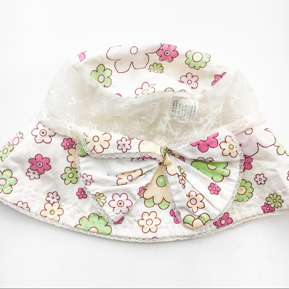 Girl’s Flower Patterned Bucket Hat W/ Lace & A Bow